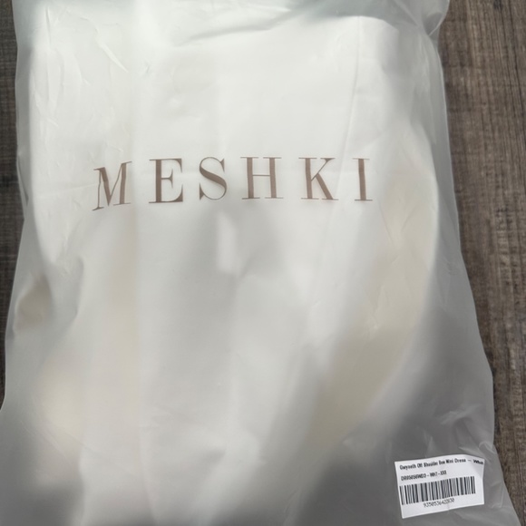 GWYNETH Off Shoulder Bow Mini Dress - White - Picture 9 of 10